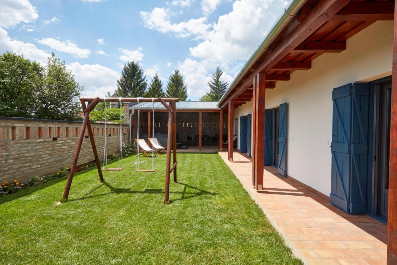 Veranda Villany Exterior photo