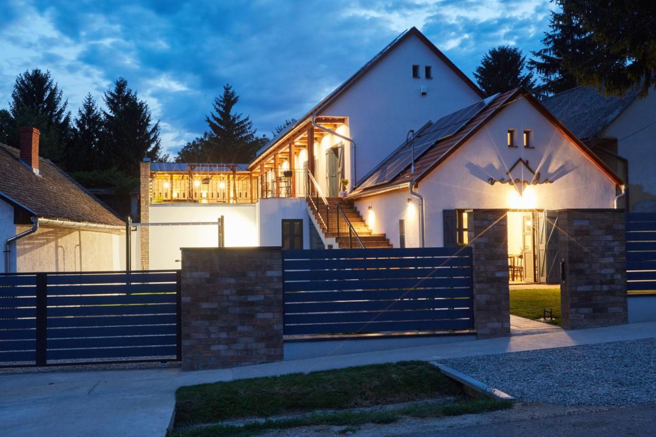 Veranda Villany Exterior photo
